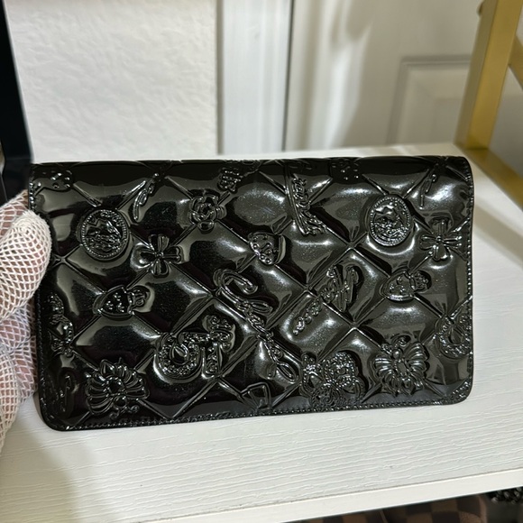 💯 Authentic CHANEL Icon Symbol Charm Patent Leather wallet - Picture 1 of 10